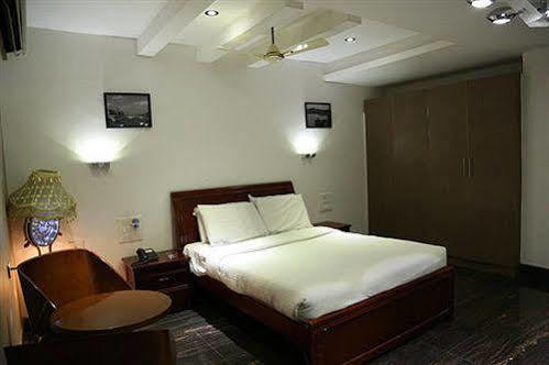 The Retreat Otel Gūduvāncheri Dış mekan fotoğraf