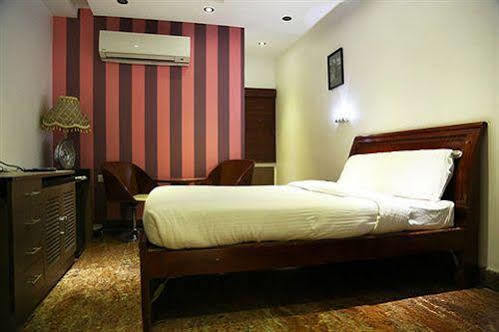 The Retreat Otel Gūduvāncheri Dış mekan fotoğraf